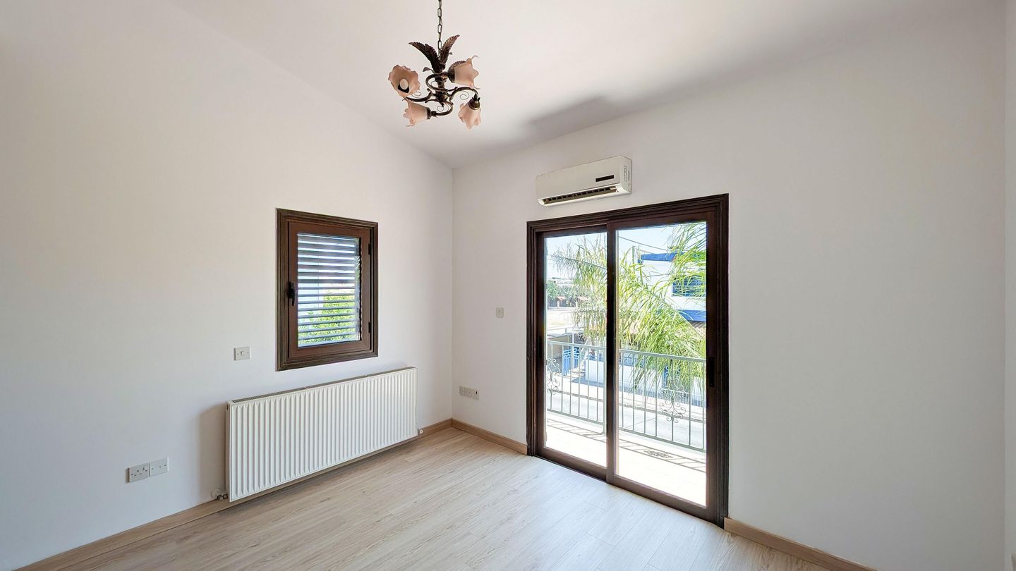 Three-Bedroom House with Attic in Agia Paraskevi, Lakatamia, Nicosia – id S32392