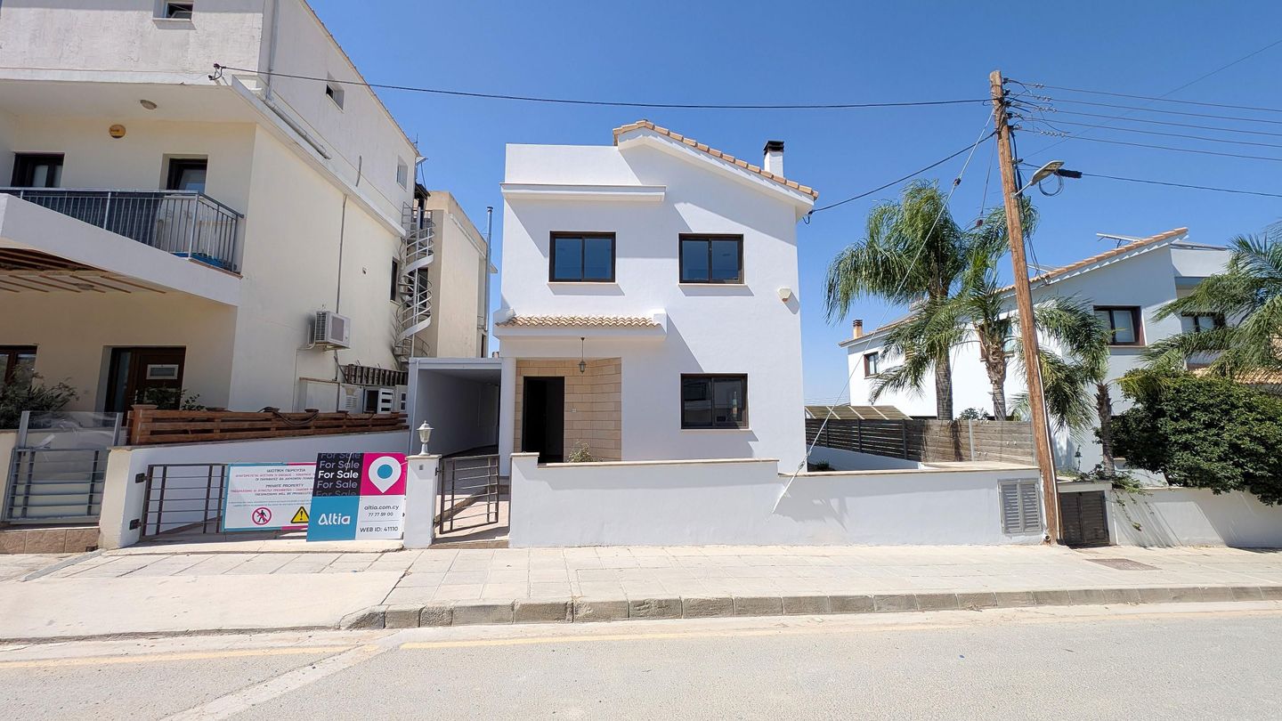 Three-Bedroom semi-detached house in Pera Chorio, Nicosia – id S41110