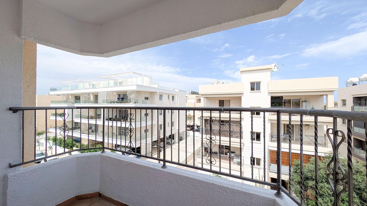 Three-Bedroom Apartment in Agios Spyridonas, Limassol – id S41598
