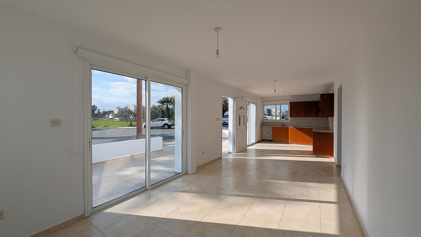 Investment Opportunity: Three-Storey Residential Building with 4 Apartments in Kiti, Larnaca – id S2845
