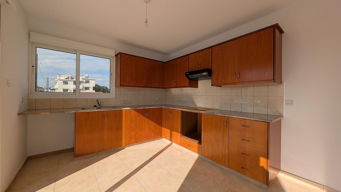 Investment Opportunity: Three-Storey Residential Building with 4 Apartments in Kiti, Larnaca – id S2845