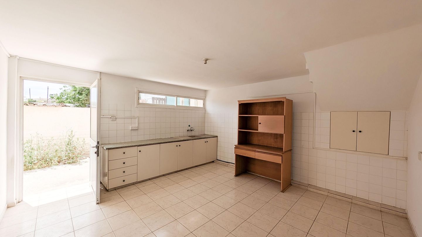 Three-Bedroom House in Dali, Nicosia – id S232