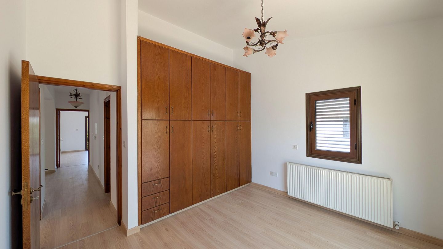 Three-Bedroom House with Attic in Agia Paraskevi, Lakatamia, Nicosia – id S32392