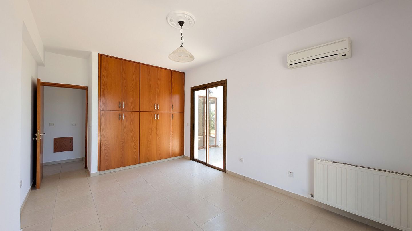 Detached two-storey House in Ineia, Paphos – id S41056