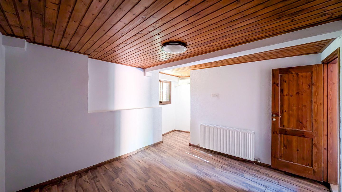 Three-Bedroom House in Agros, Limassol – id S31647