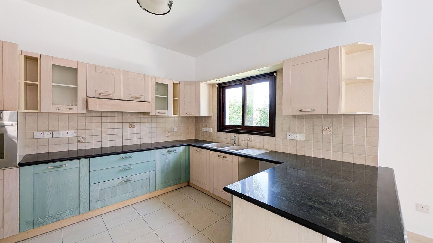 Three-Bedroom House with Attic in Agia Paraskevi, Lakatamia, Nicosia – id S32392