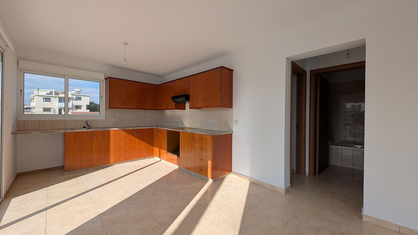 Investment Opportunity: Three-Storey Residential Building with 4 Apartments in Kiti, Larnaca – id S2845
