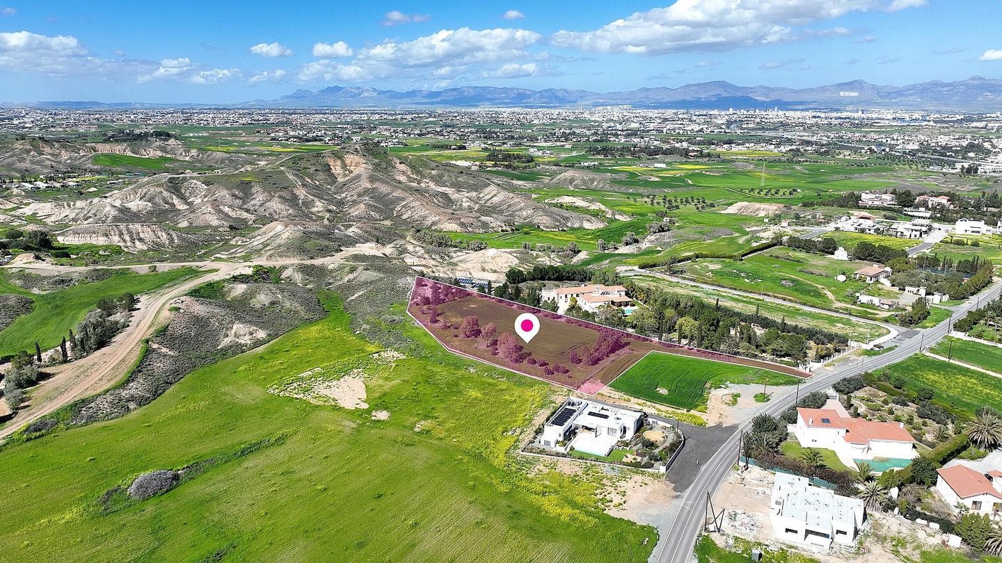 Residential Development Land in Latsia, Nicosia – id S46001