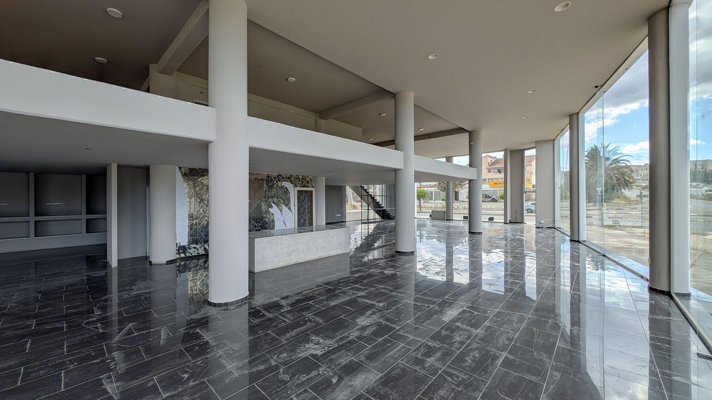 Mixed-use Building in a prime location in Strovolos, Nicosia – id S20003