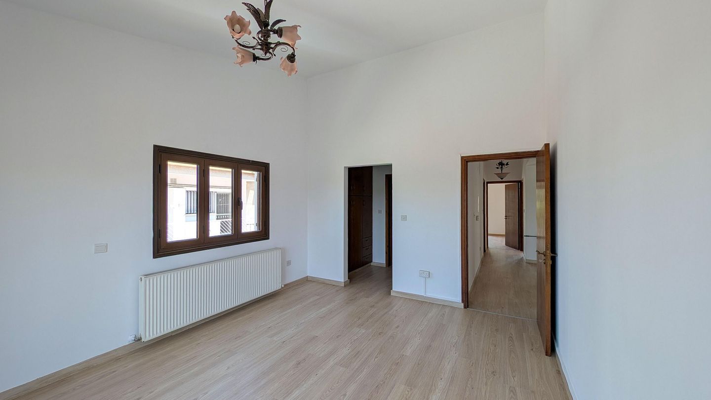 Three-Bedroom House with Attic in Agia Paraskevi, Lakatamia, Nicosia – id S32392