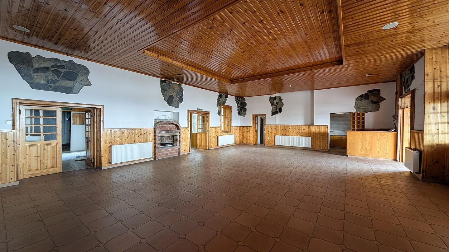 Former Hotel Building with Development Potential – Pedoulas, Nicosia – id S40424