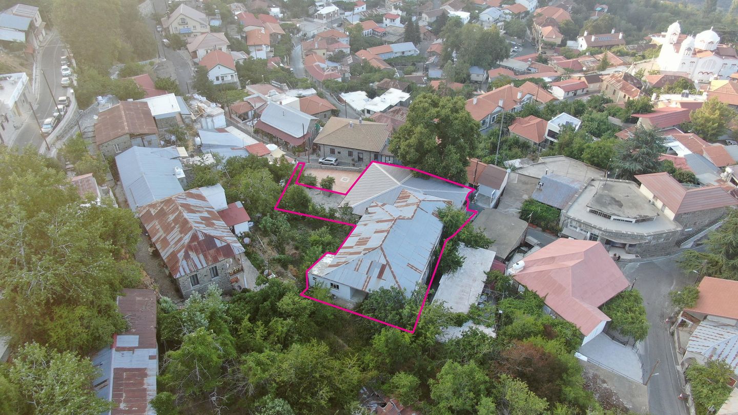 Former Hotel Building with Development Potential – Pedoulas, Nicosia – id S40424