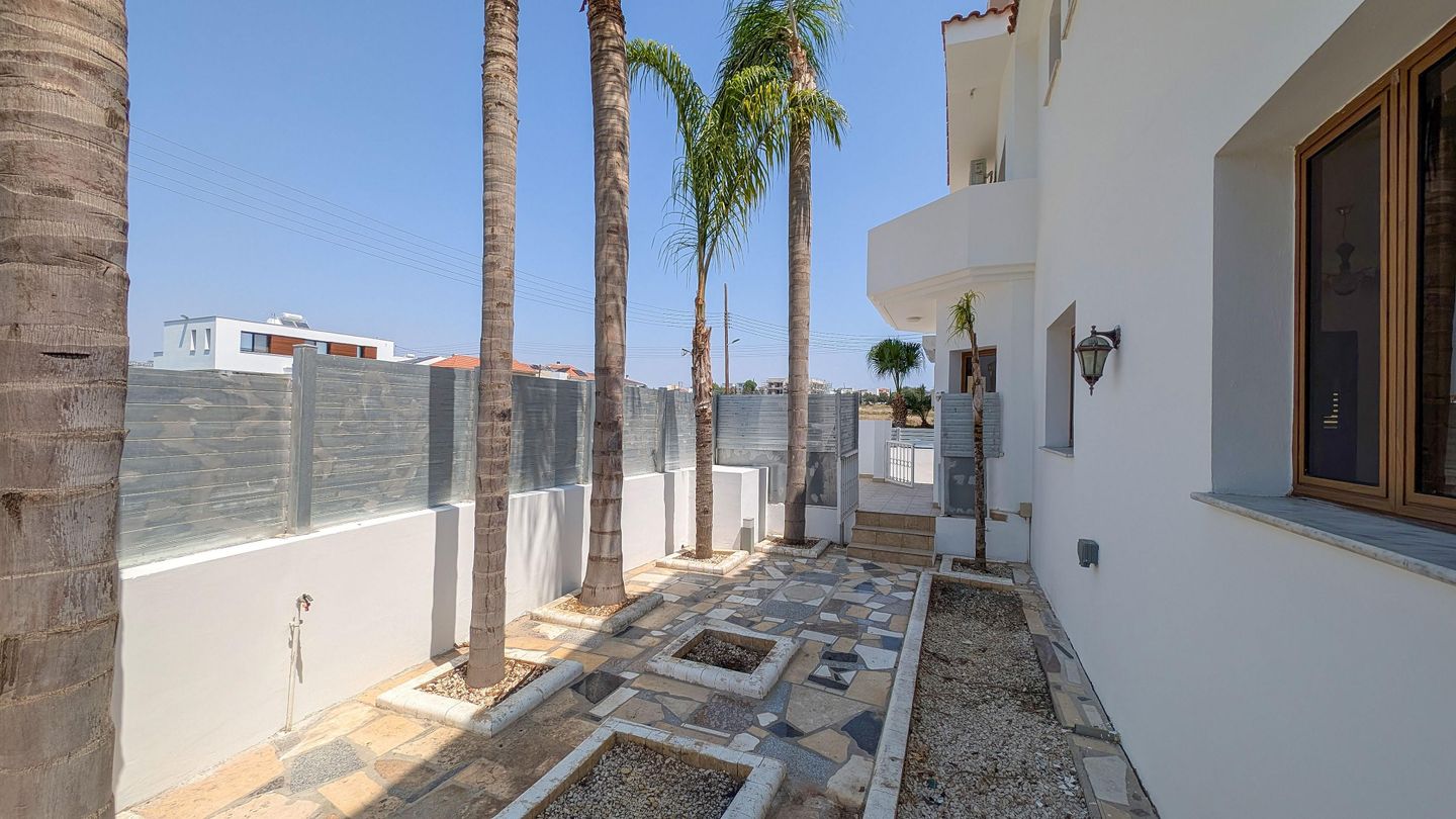 Detached Two Storey House in Aradippou, Larnaca – id S31886