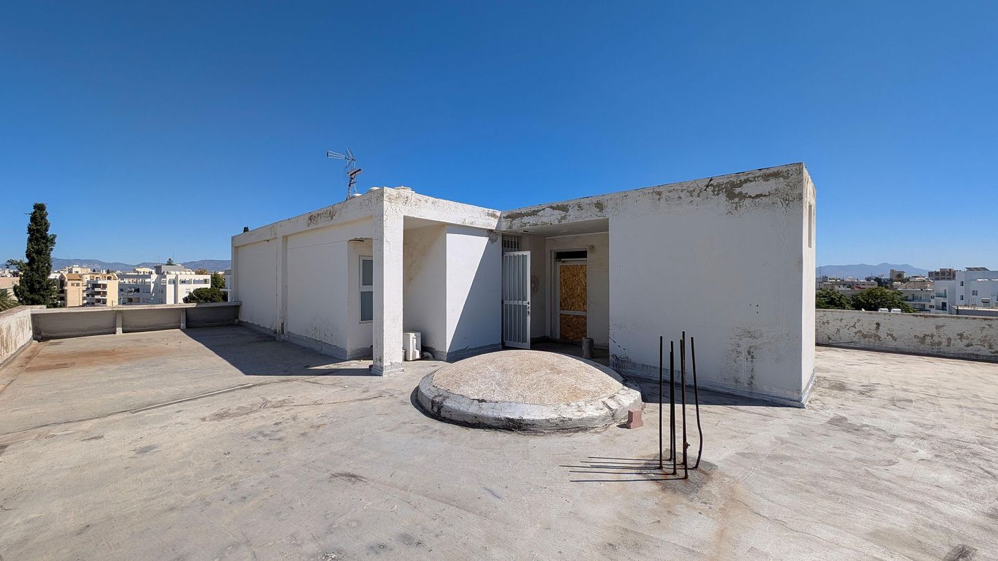 Four-storey building with a basement located in Engomi, Nicosia – id S46000