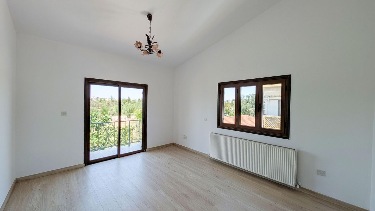 Three-Bedroom House with Attic in Agia Paraskevi, Lakatamia, Nicosia – id S32392