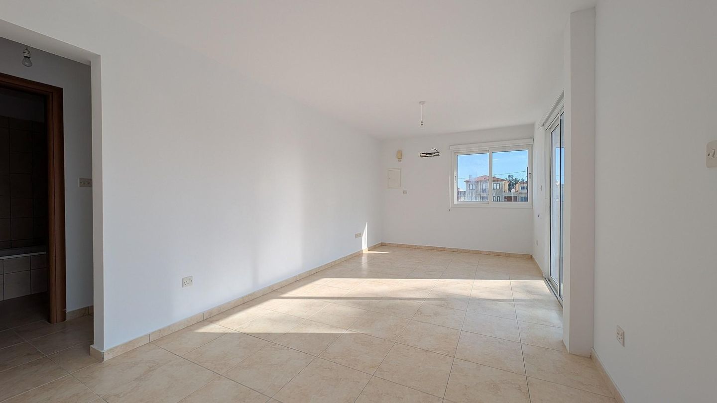 Investment Opportunity: Three-Storey Residential Building with 4 Apartments in Kiti, Larnaca – id S2845