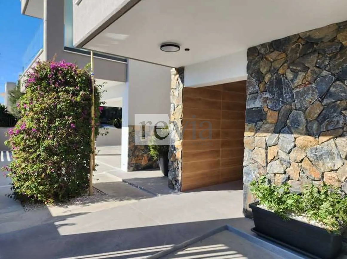 a080d069d94446d1bbf52c6163dfd4f4 2563363 – Apartment For rent, Limassol City, 95 sq.m., €1.700