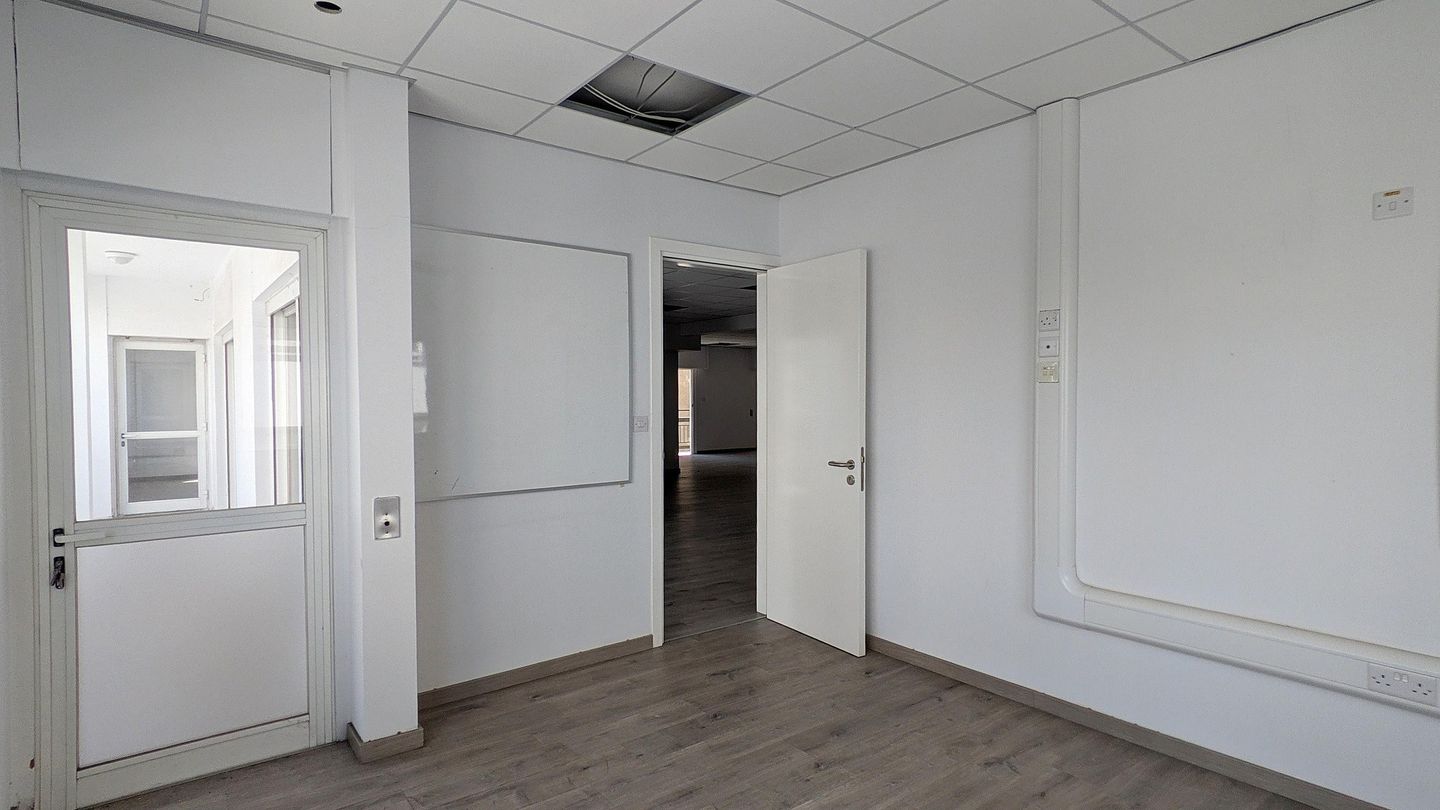 Office Unit in Agioi Omologites, Nicosia – id S44909
