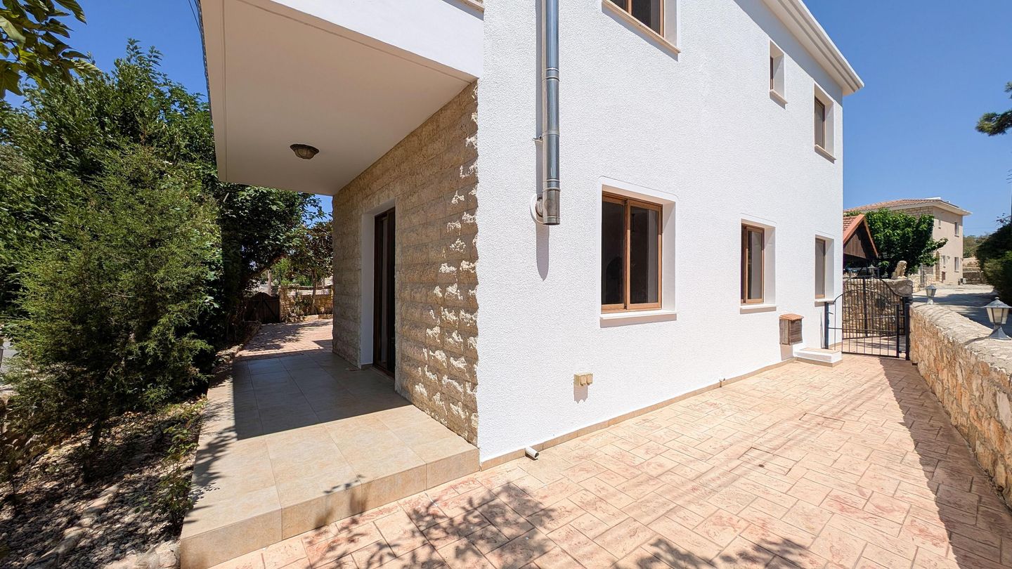 Detached two-storey House in Ineia, Paphos – id S41056