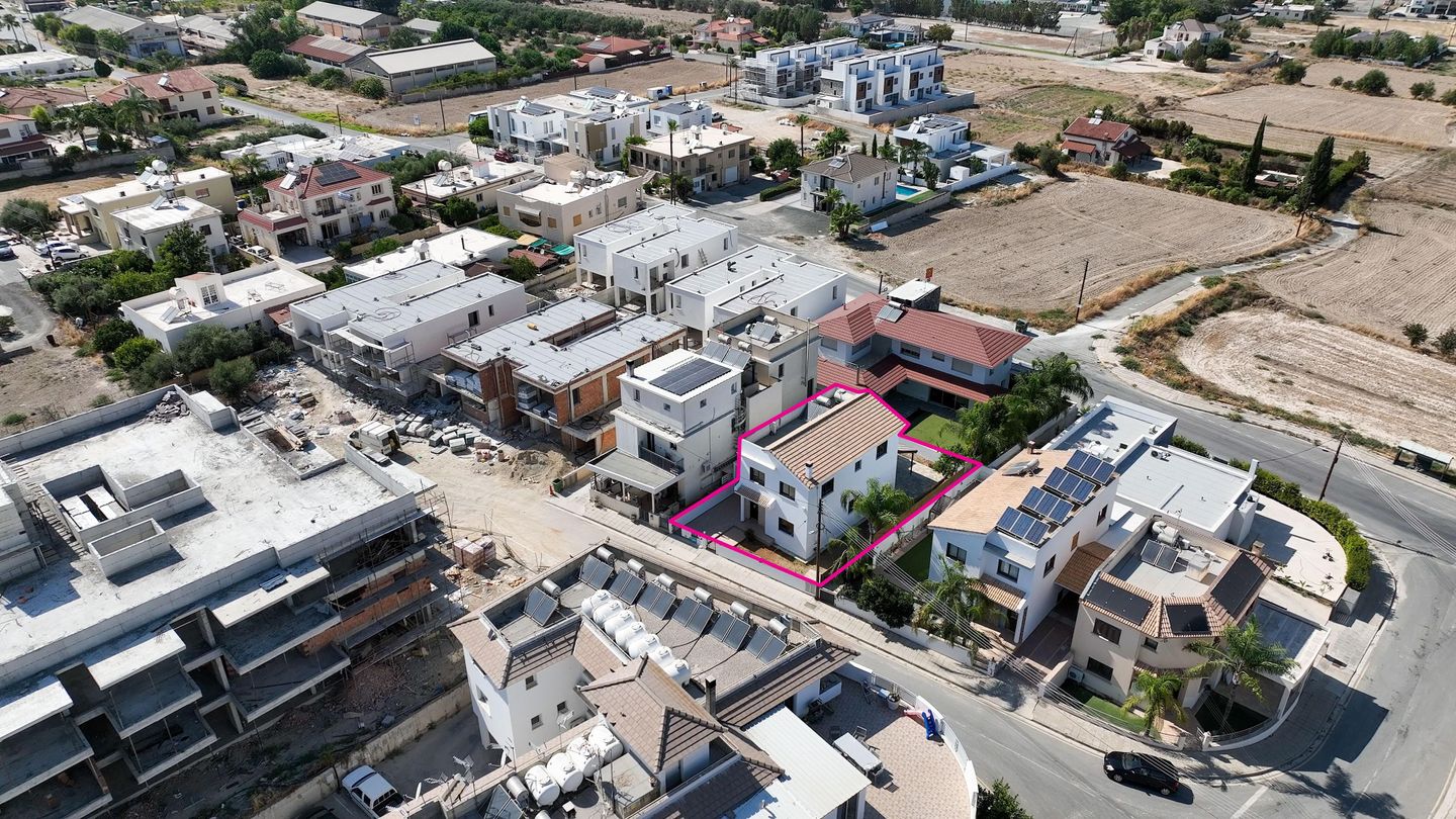 Three-Bedroom semi-detached house in Pera Chorio, Nicosia – id S41110