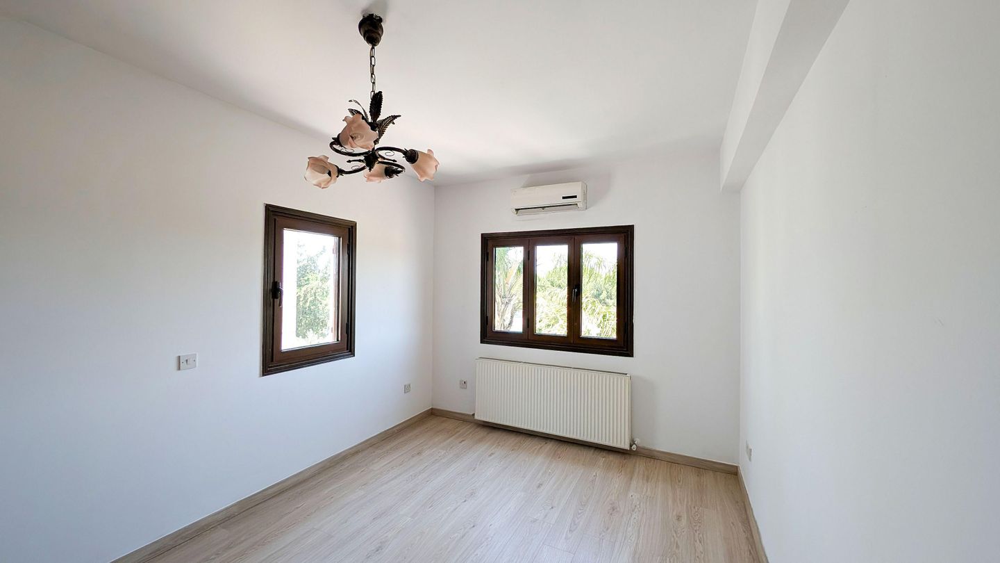 Three-Bedroom House with Attic in Agia Paraskevi, Lakatamia, Nicosia – id S32392