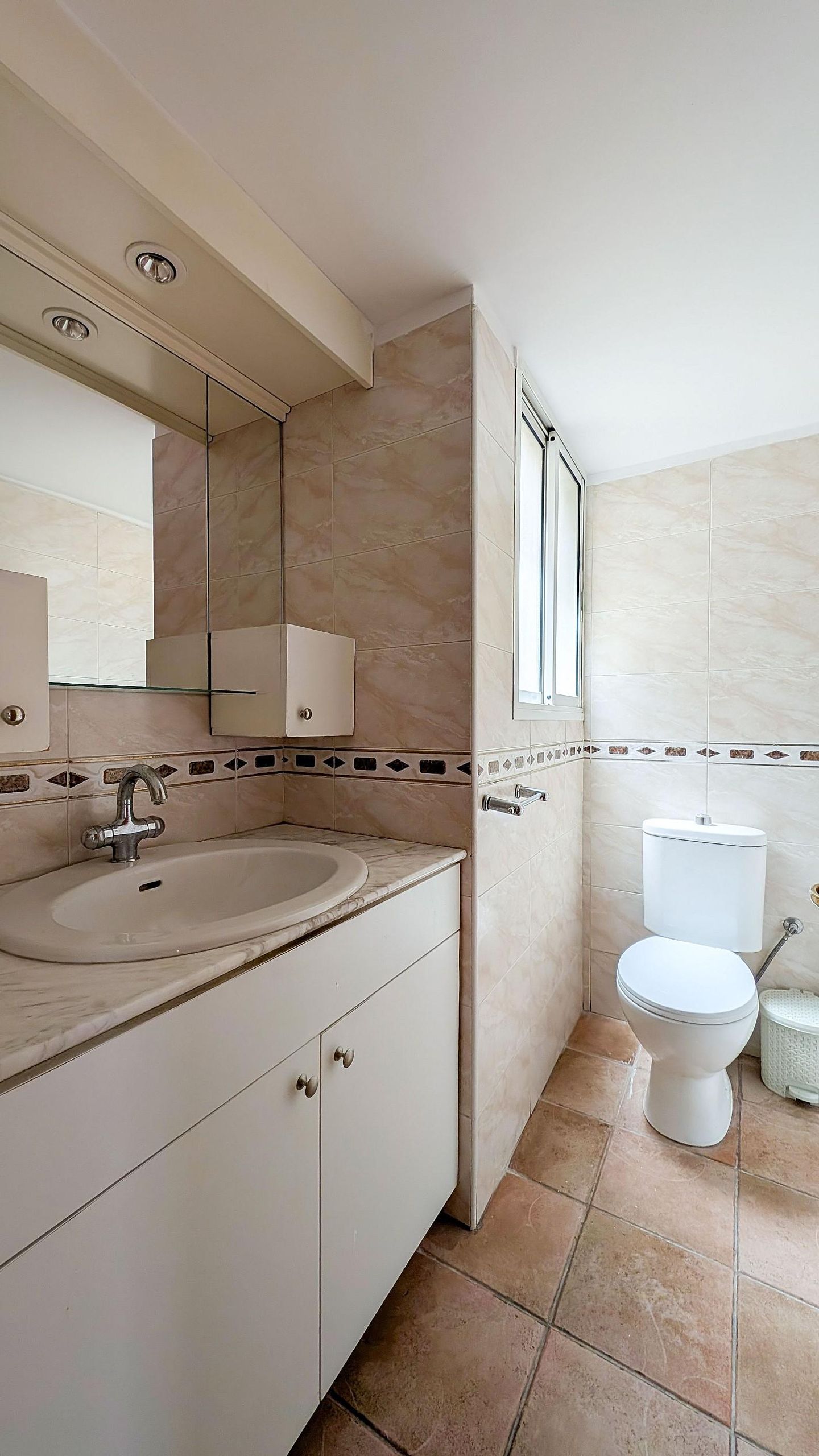 Three-Bedroom Apartment in Agios Spyridonas, Limassol – id S41598