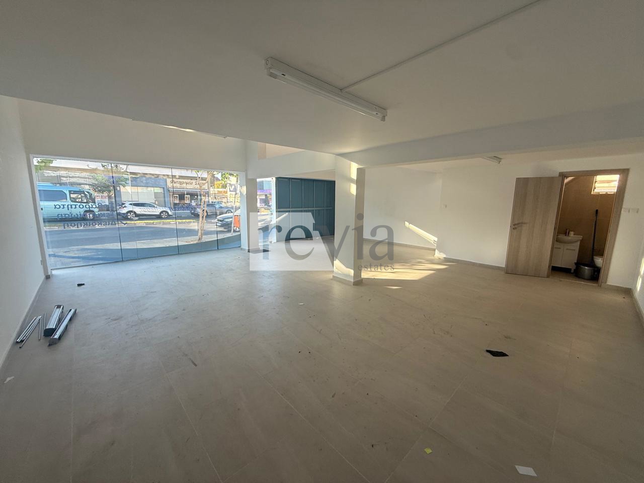1669790 – Shop For rent, Limassol City, 100 sq.m., €1.800