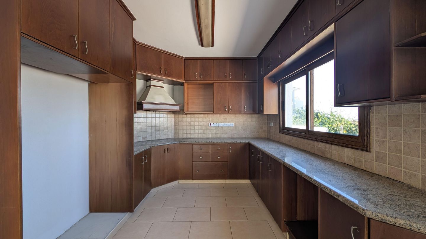 Ground-Floor House in Agios Athanasios, Limassol – id S31792