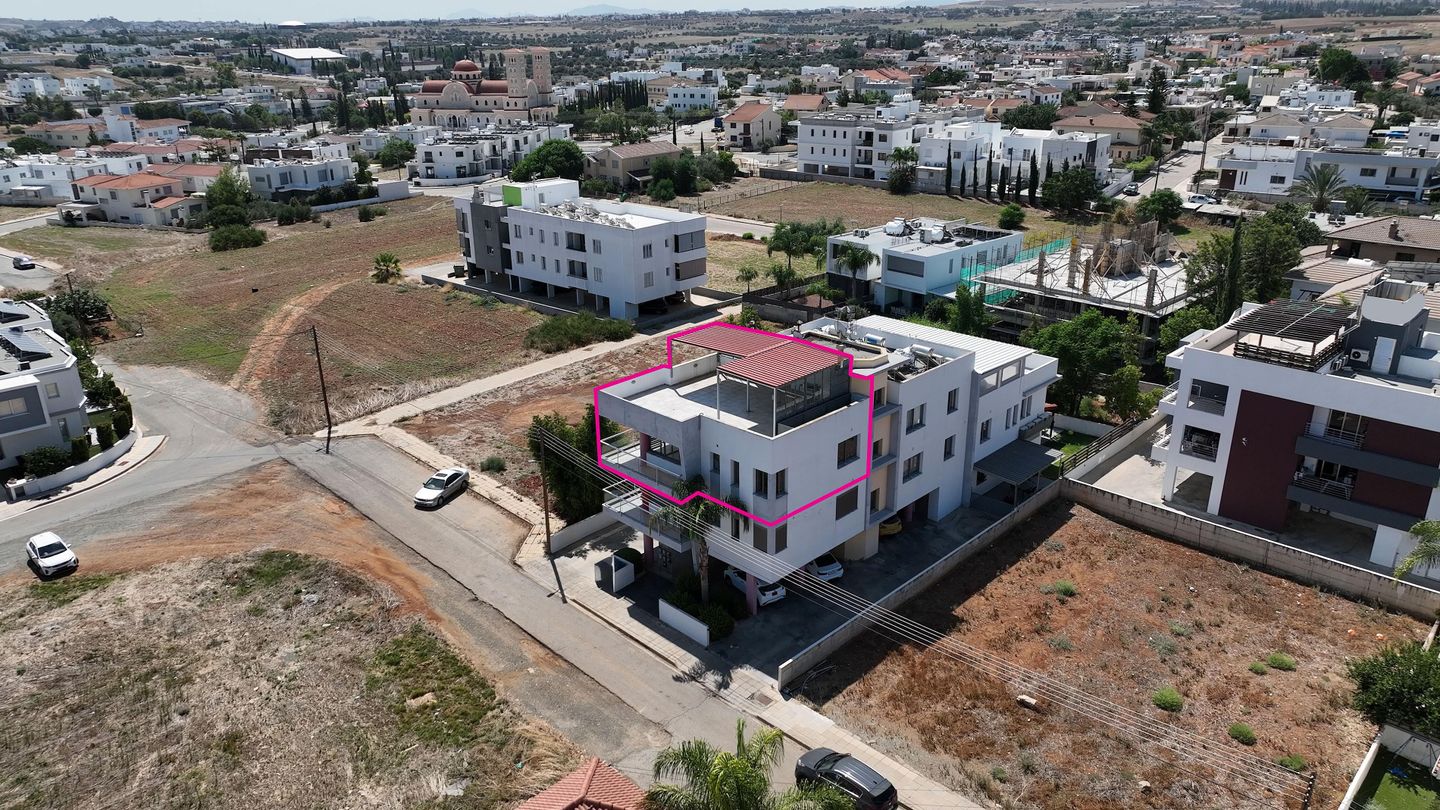 Two-Bedroom Apartment with Roof Garden in Lakatamia, Nicosia – id S6155