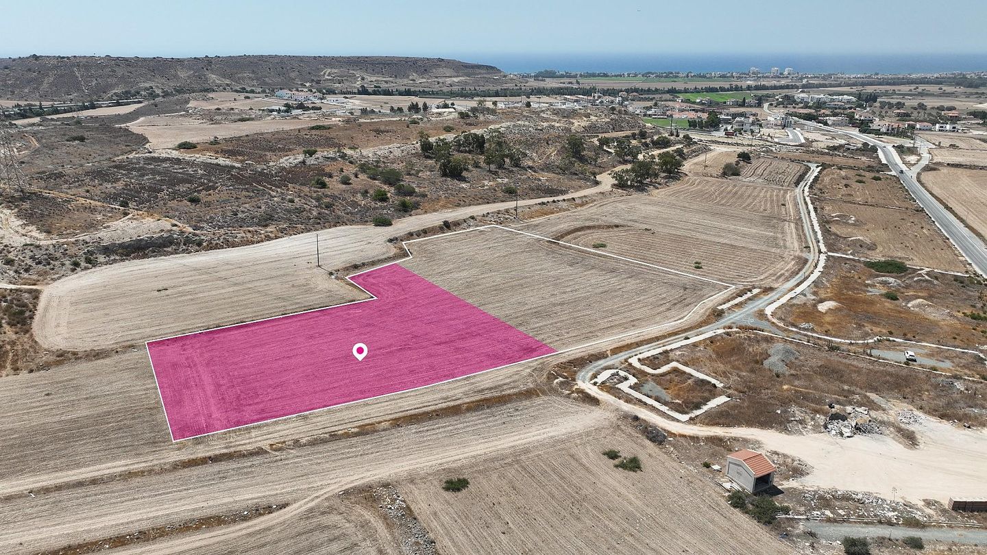 Share of Residential field in  Pyla, Larnaca – id S1864