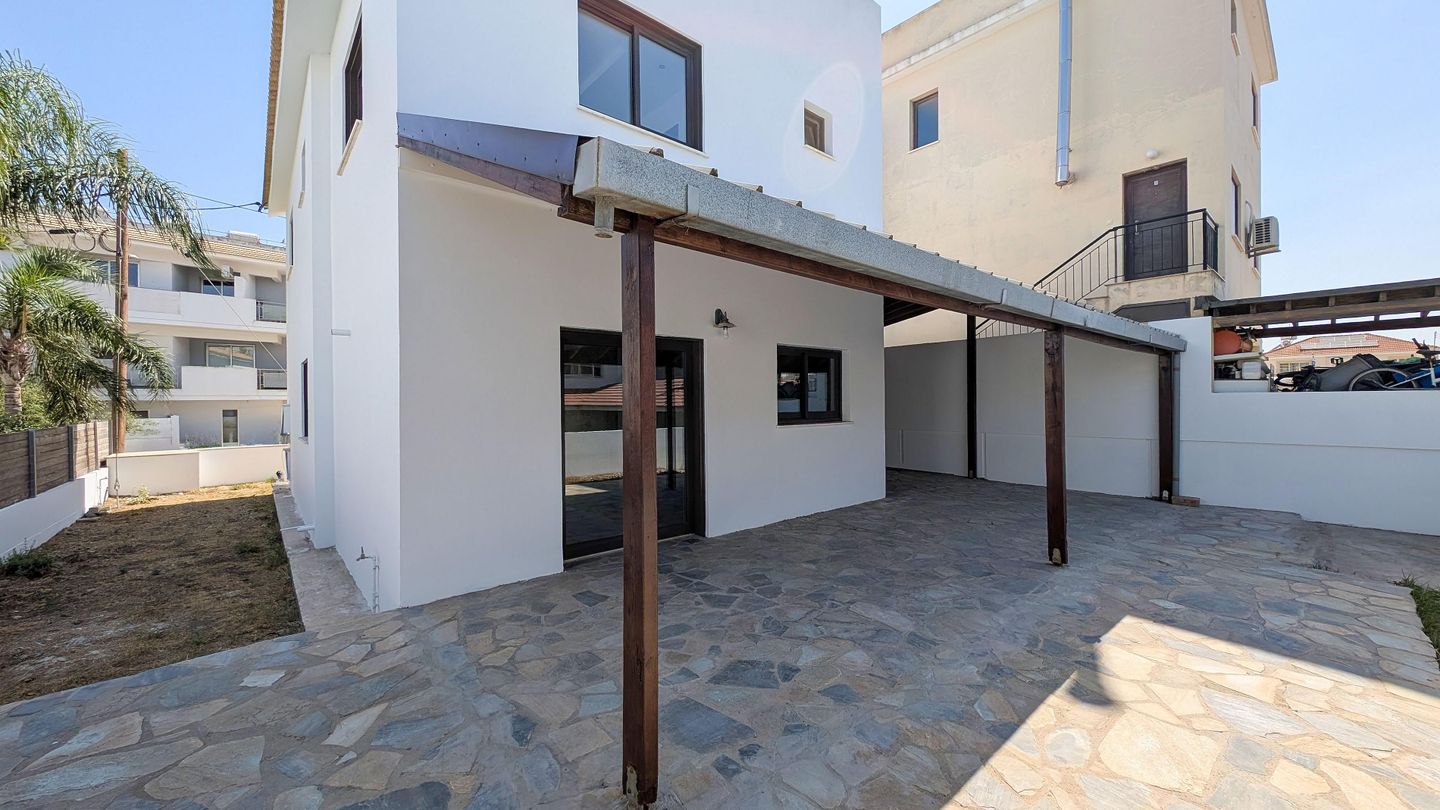 Three-Bedroom semi-detached house in Pera Chorio, Nicosia – id S41110