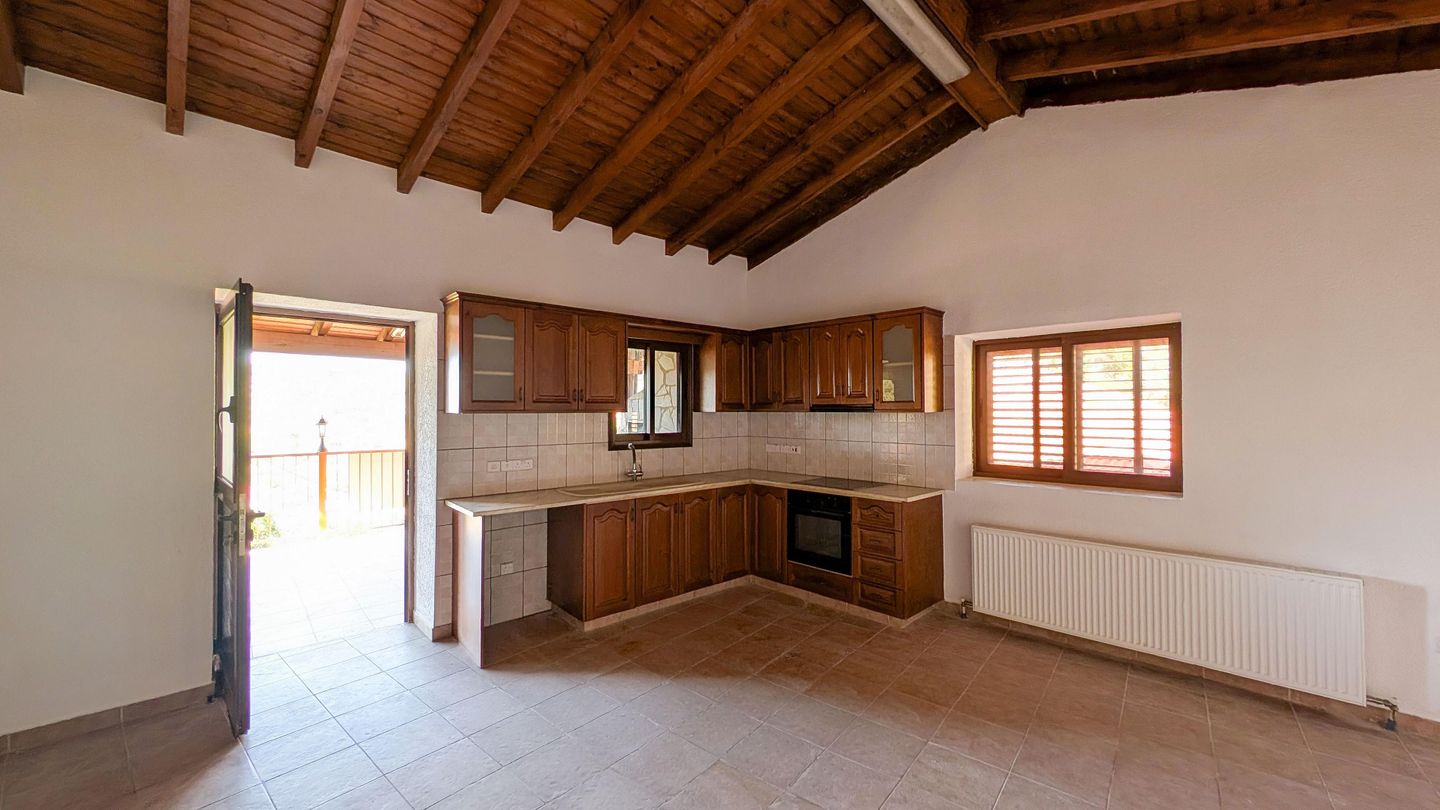 Three-Bedroom House in Agros, Limassol – id S31647