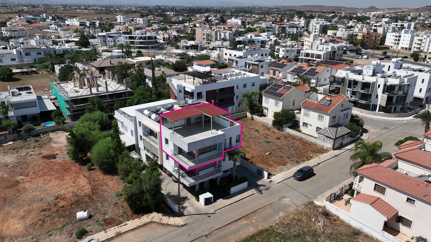 Two-Bedroom Apartment with Roof Garden in Lakatamia, Nicosia – id S6155