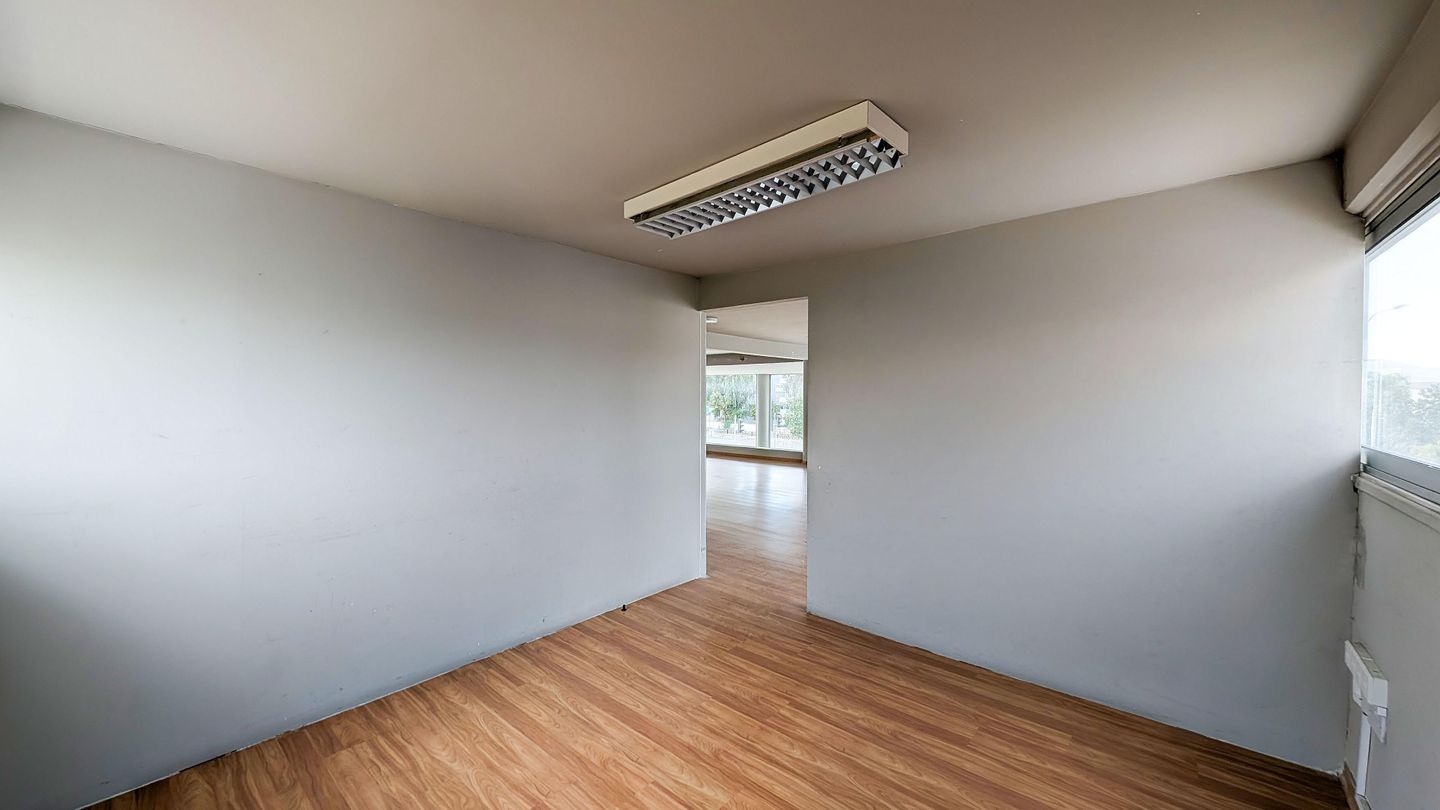 Mixed-use Building in a prime location in Strovolos, Nicosia – id S20003