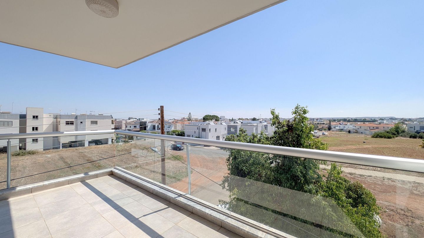 Two-Bedroom Apartment with Roof Garden in Lakatamia, Nicosia – id S6155