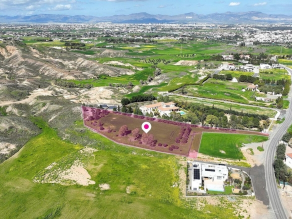 Residential Development Land in Latsia, Nicosia – id S46001