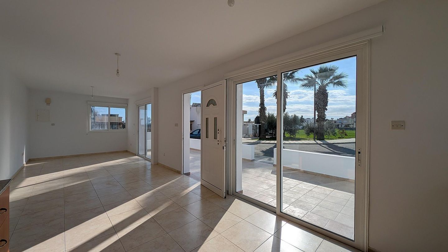 Investment Opportunity: Three-Storey Residential Building with 4 Apartments in Kiti, Larnaca – id S2845