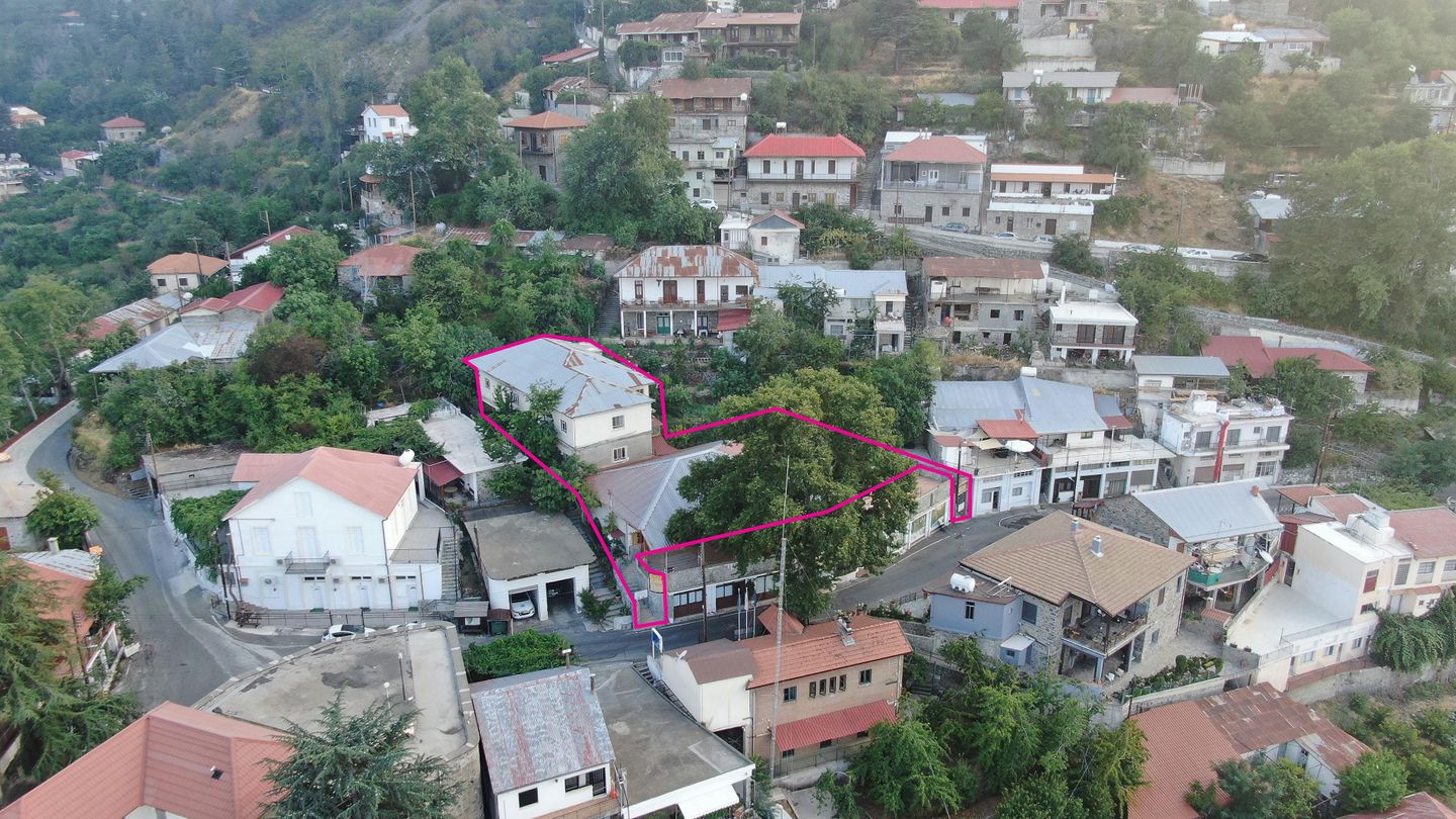 Former Hotel Building with Development Potential – Pedoulas, Nicosia – id S40424