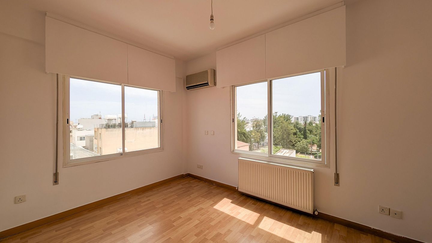 Three-Bedroom Apartment in Agios Spyridonas, Limassol – id S41598