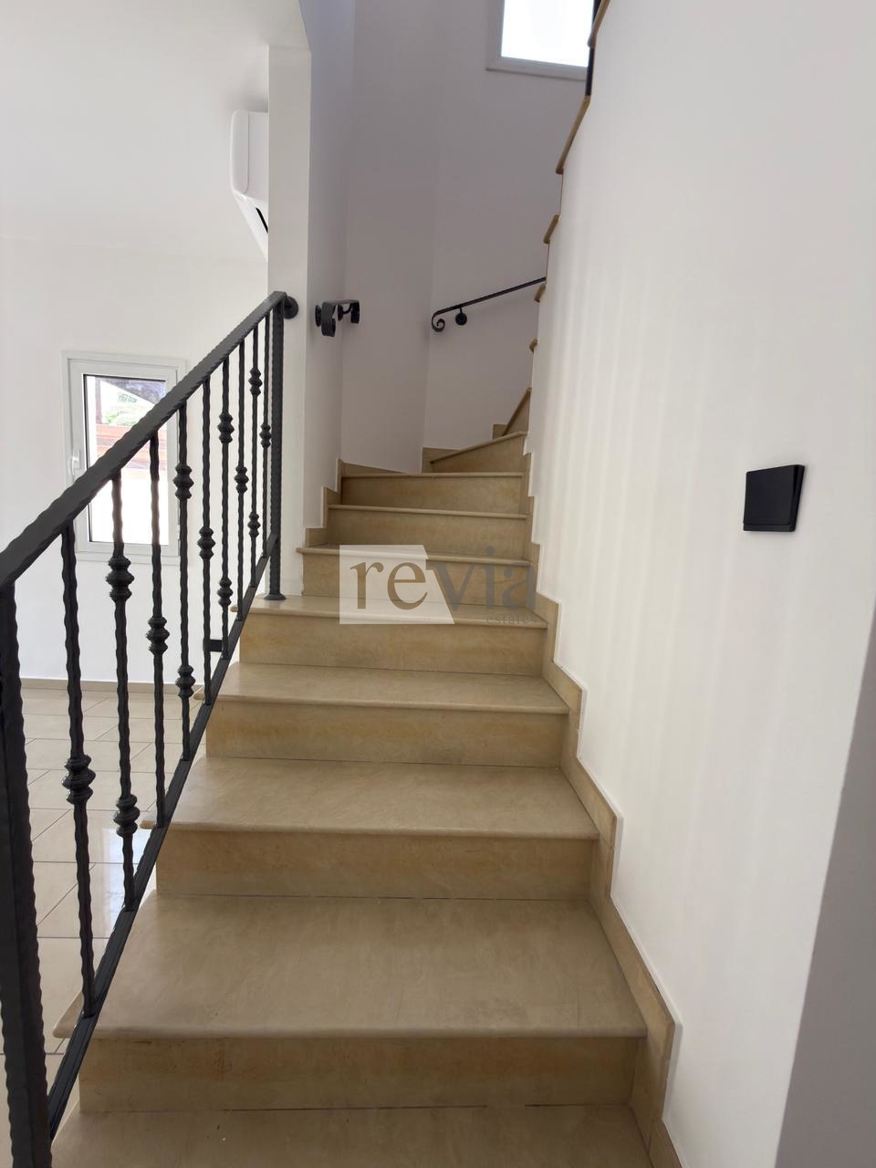 2593209 – Semi-detached For rent, Mouttagiaka, 120 sq.m., €2.500