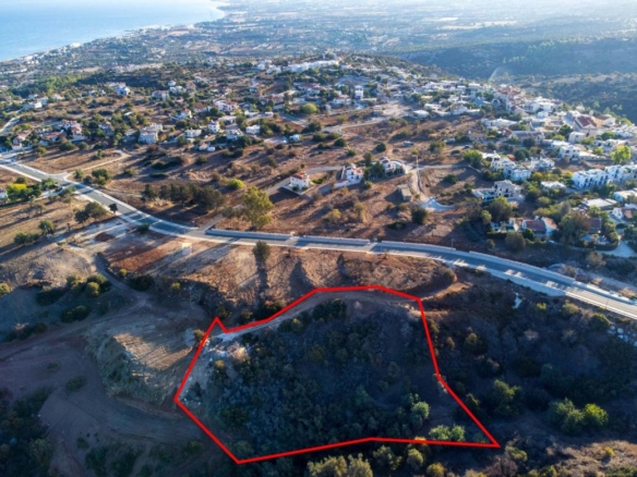 Residential field in Neo Chorio, Paphos – id R7856