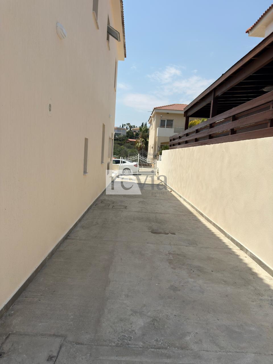 2593209 – Semi-detached For rent, Mouttagiaka, 120 sq.m., €2.500